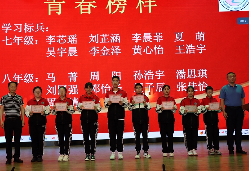 f6ccc9607e6b4a739f842f5d863ccabc.jpg